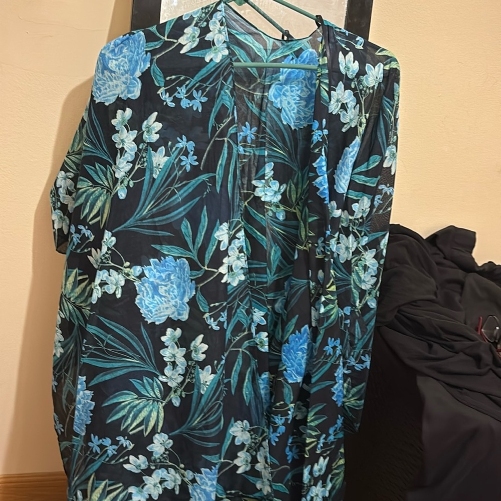 Old Navy Blue Floral Fits Size XL-4X